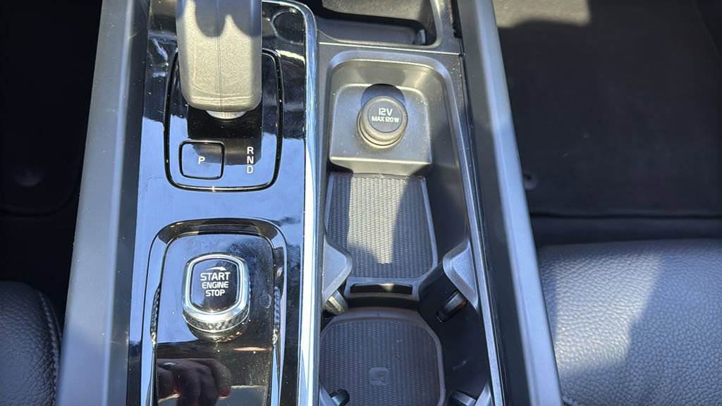 Used 2025 Volvo V60 B5 Cross Country Plus image 33