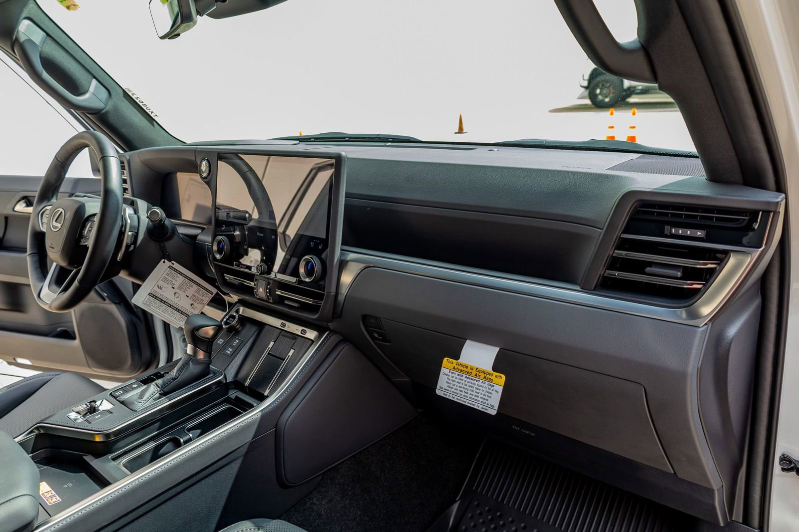 Used 2026 Lexus GX 550 w/ Accessory Package (2T) AWD/4WD image 18