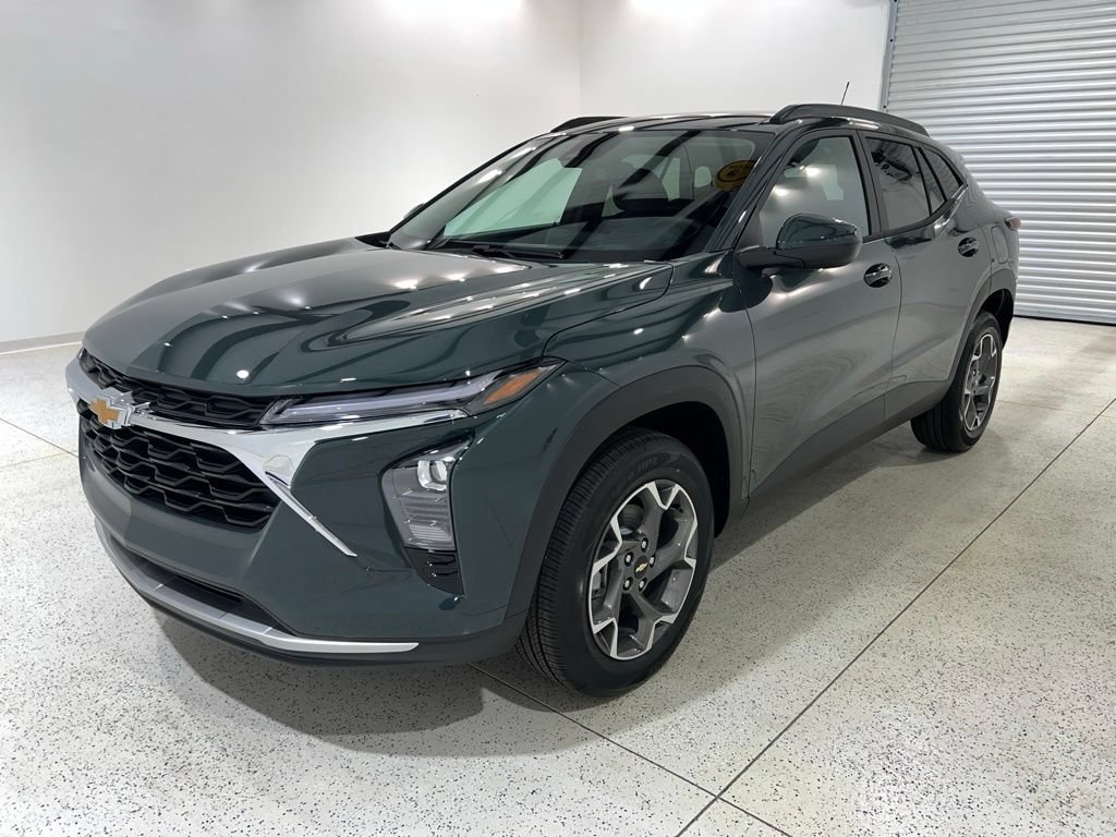 New 2026 Chevrolet Trax LT w/ Driver Confidence Package
