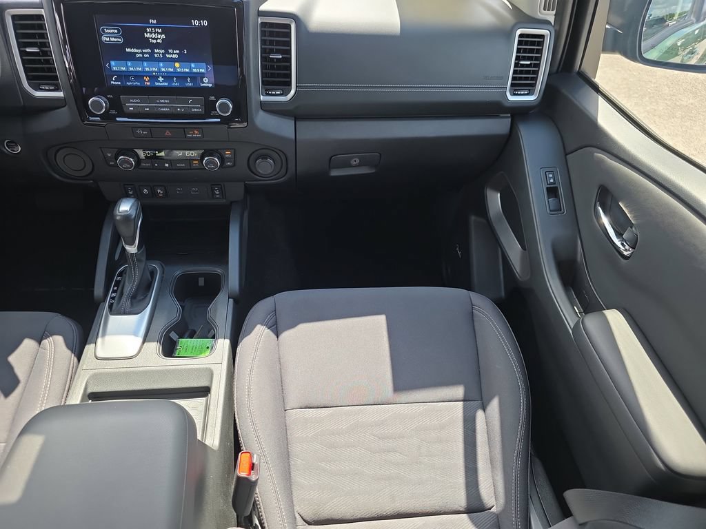 Used 2024 Nissan Frontier SV w/ SV Convenience Package RWD image 16