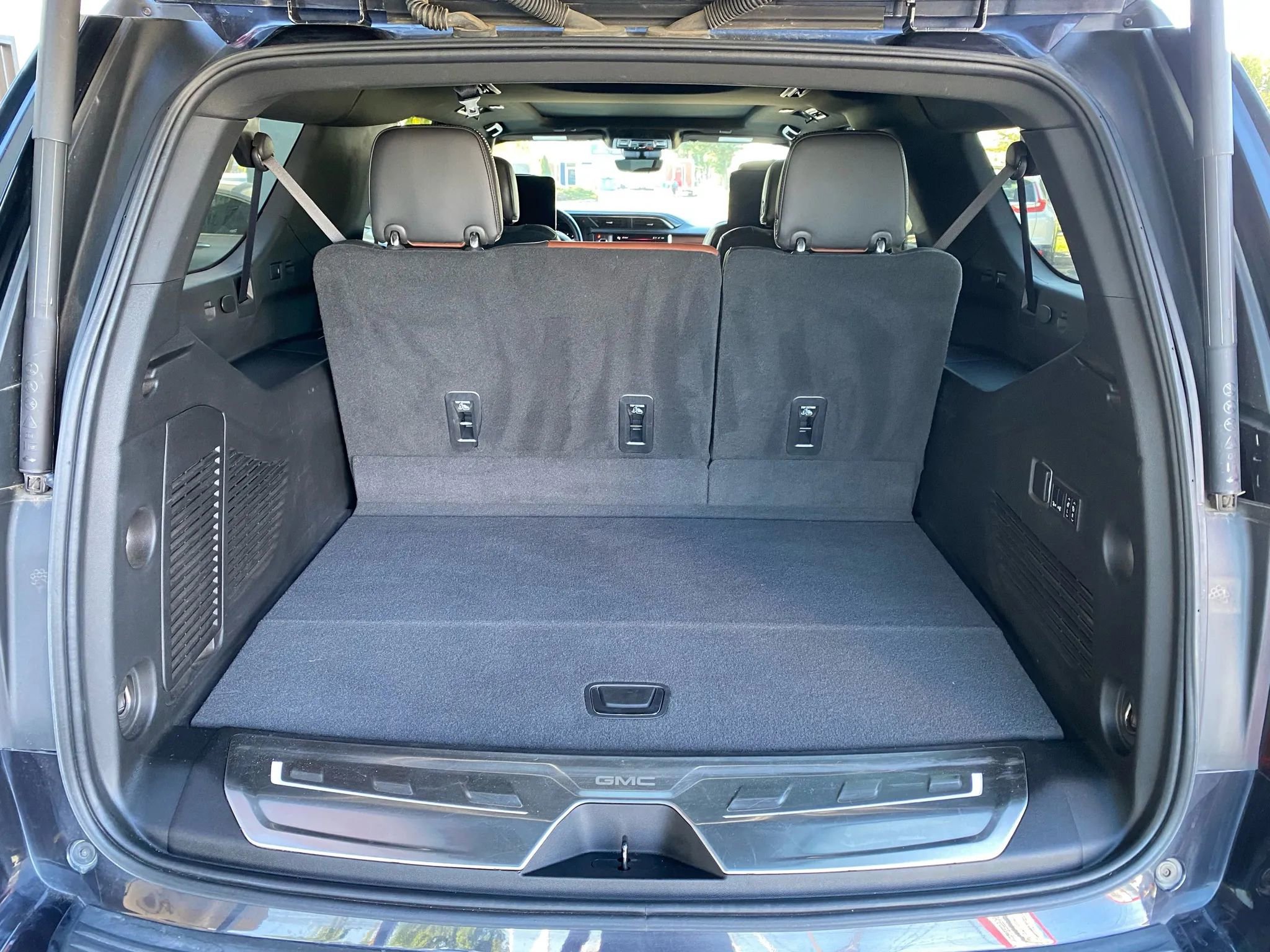 Used 2023 GMC Yukon XL Denali Ultimate image 34