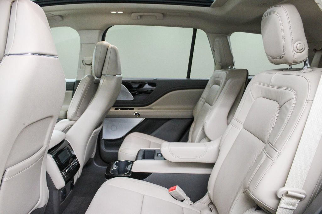 Used 2020 Lincoln Aviator Reserve w/ Equipment Group 202A AWD/4WD image 26