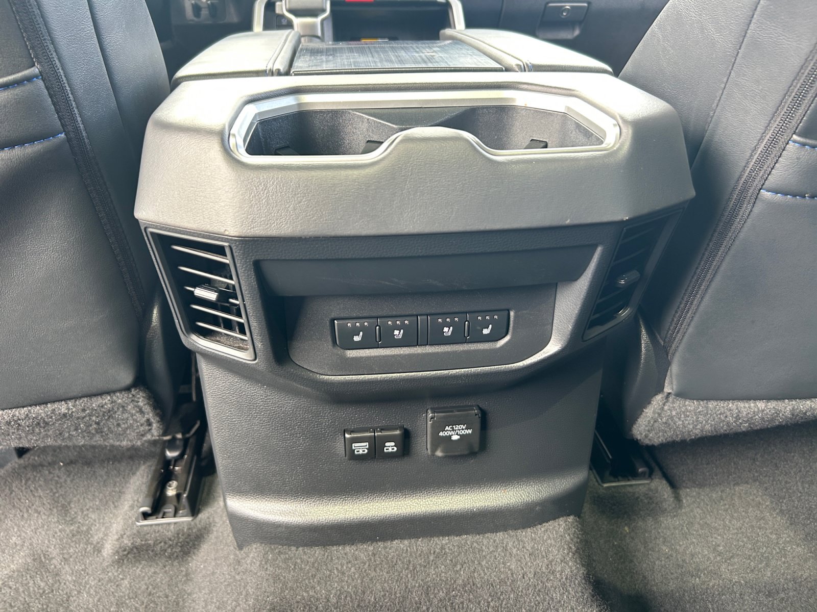 Used 2024 Toyota Tundra Platinum AWD/4WD image 29