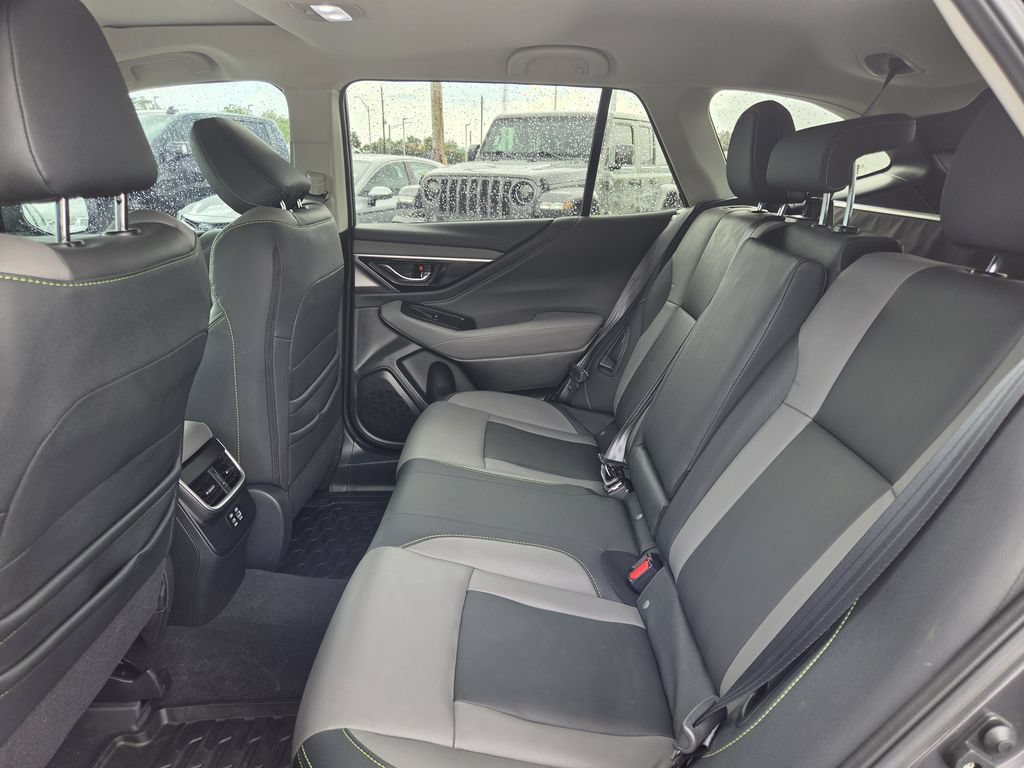 Used 2025 Subaru Outback Onyx Edition AWD/4WD image 28