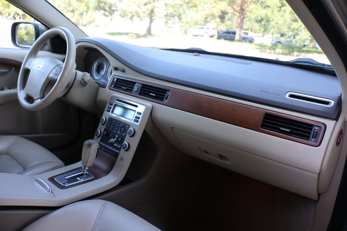 Used 2009 Volvo XC70 T6 image 17