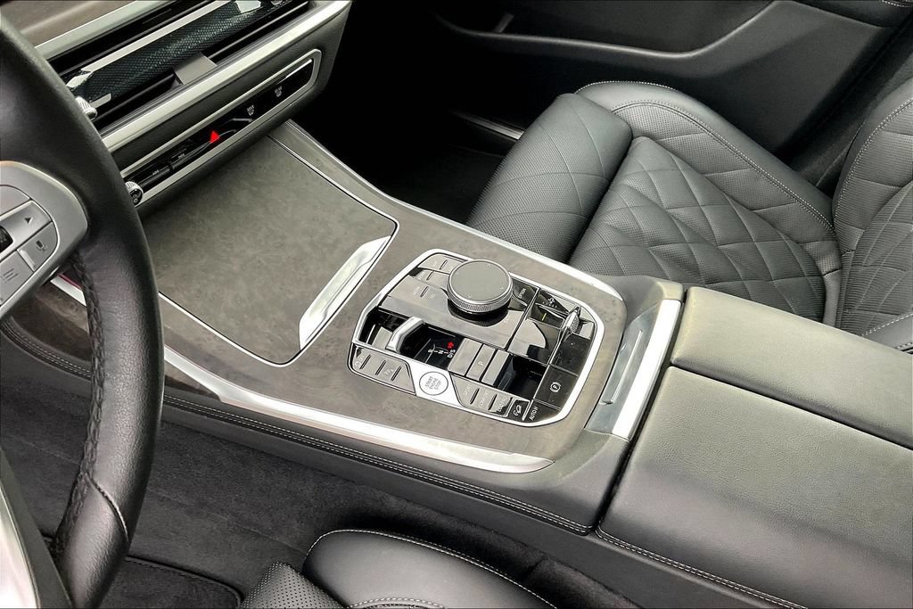 Used 2025 BMW X7 xDrive40i AWD/4WD image 18