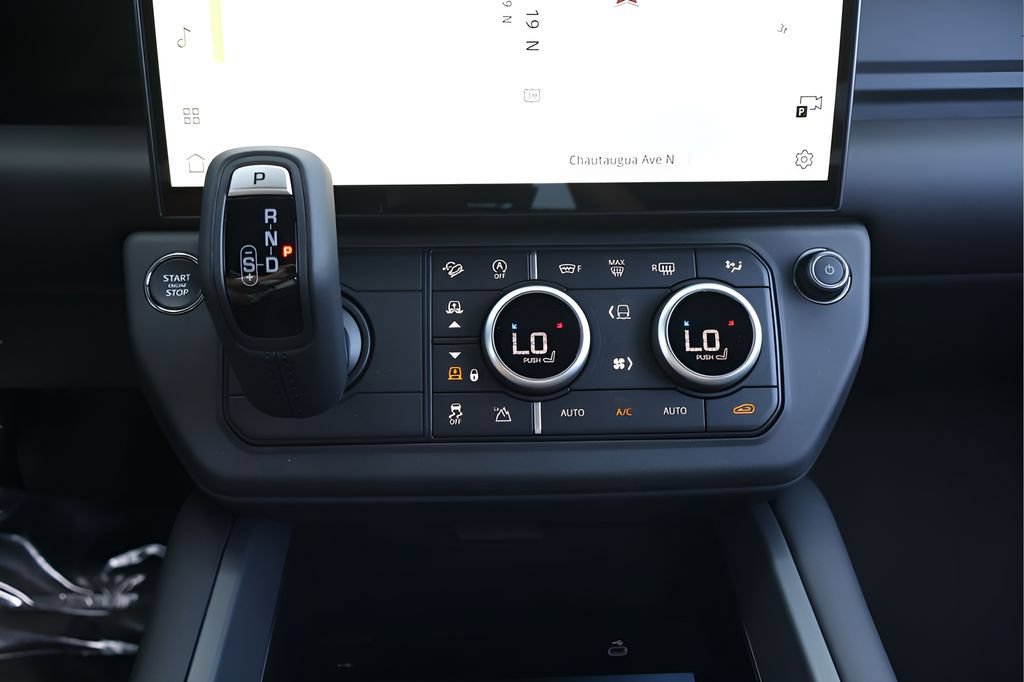 New 2026 Land Rover Defender 110 X-Dynamic SE AWD/4WD image 26