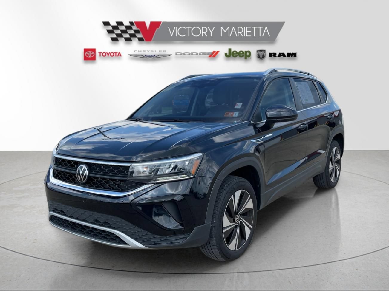 Used 2024 Volkswagen Taos SE AWD/4WD image 1