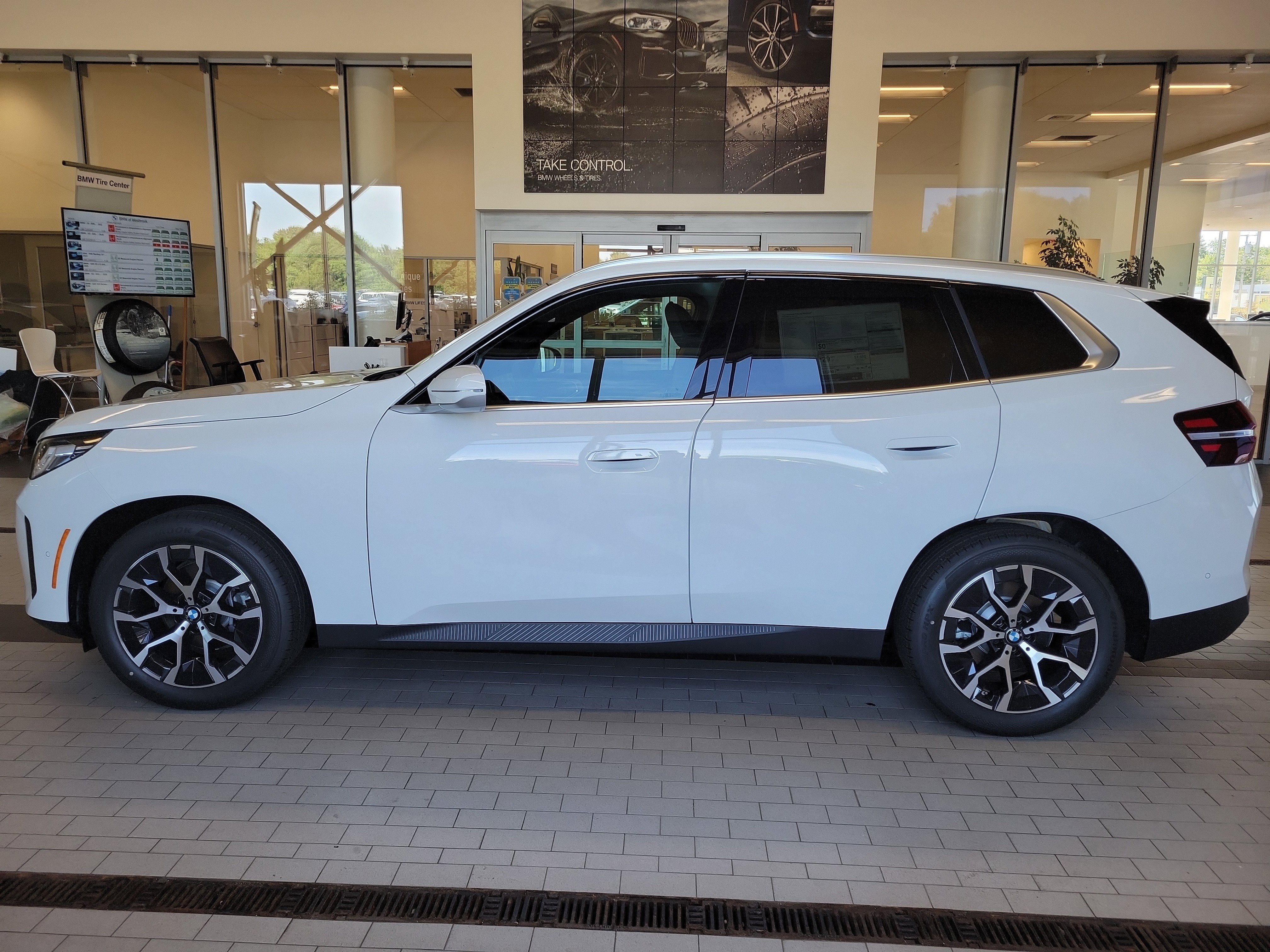 Used 2025 BMW X3 xDrive30i w/ Convenience Package image 8