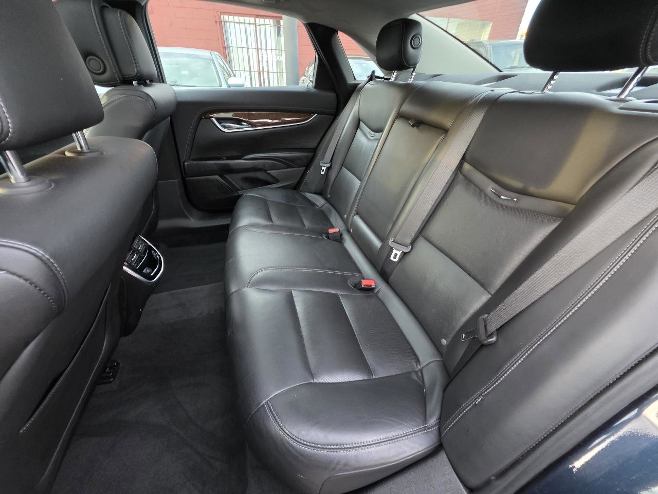 Used 2013 Cadillac XTS Luxury image 35