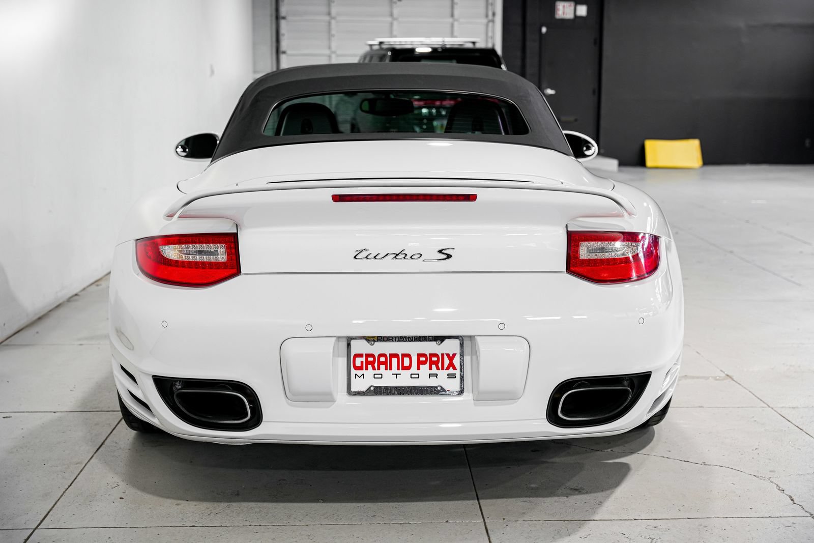 Used 2011 Porsche 911 Turbo S AWD/4WD image 4