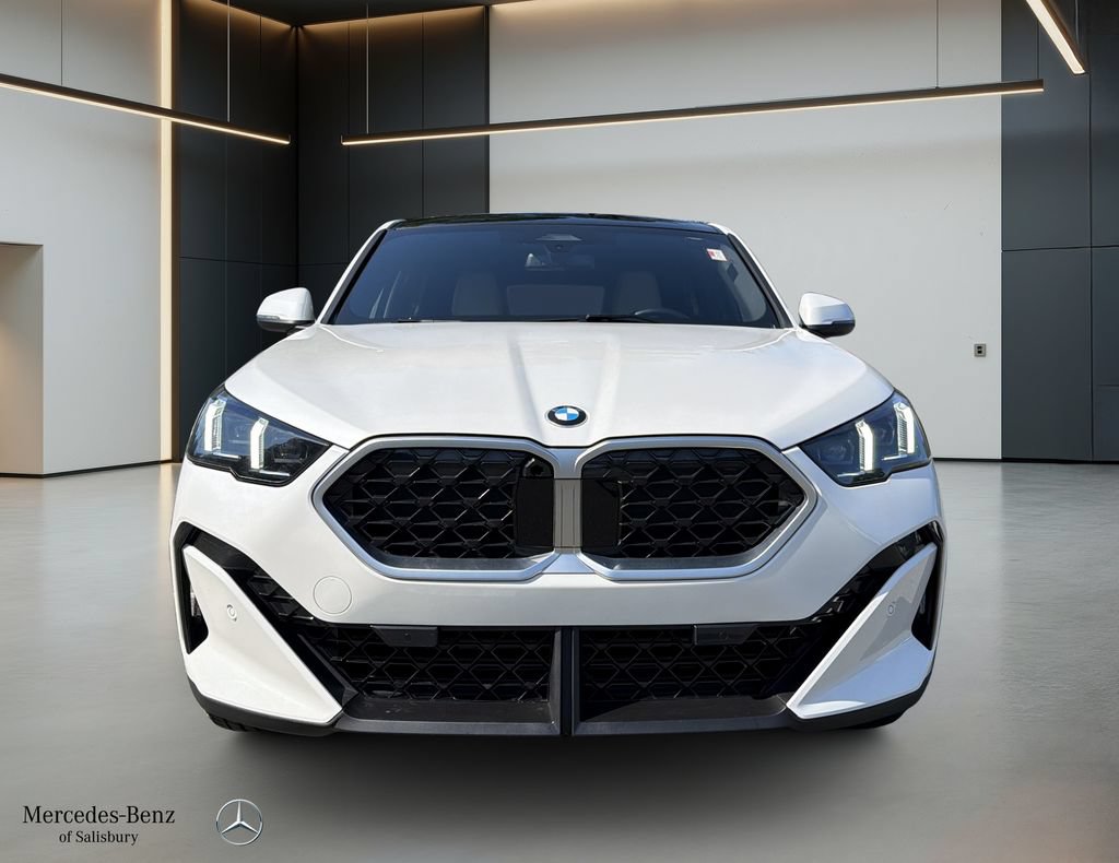 Used 2025 BMW X2 xDrive28i w/ Convenience Package AWD/4WD image 2