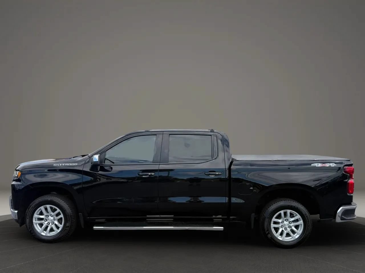 Used 2019 Chevrolet Silverado 1500 LT w/ All-Star Edition AWD/4WD image 10