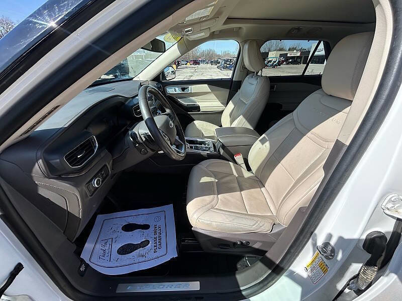 Used 2021 Ford Explorer Platinum w/ Equipment Group 601A image 27
