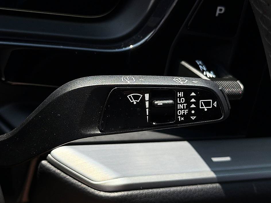 Used 2025 Porsche Cayenne AWD/4WD image 19