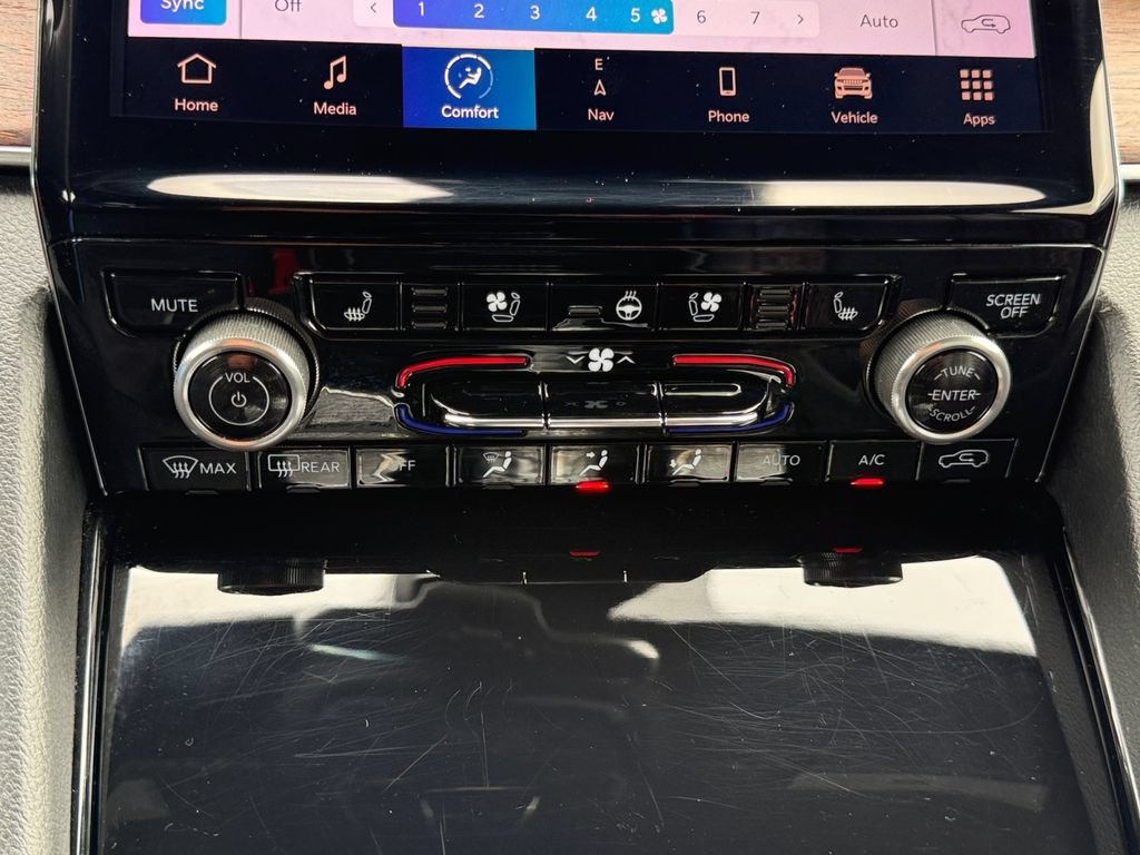 Used 2023 Jeep Grand Cherokee Summit w/ Adv Protech Group IV AWD/4WD image 19