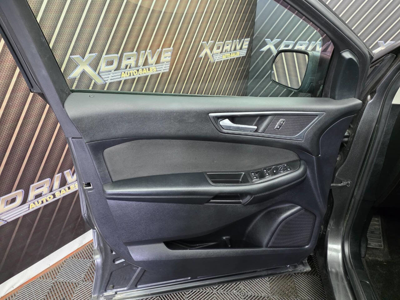 Used 2019 Ford Edge SE image 15