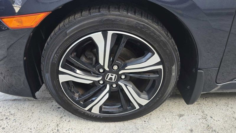 Used 2017 Honda Civic Touring image 10