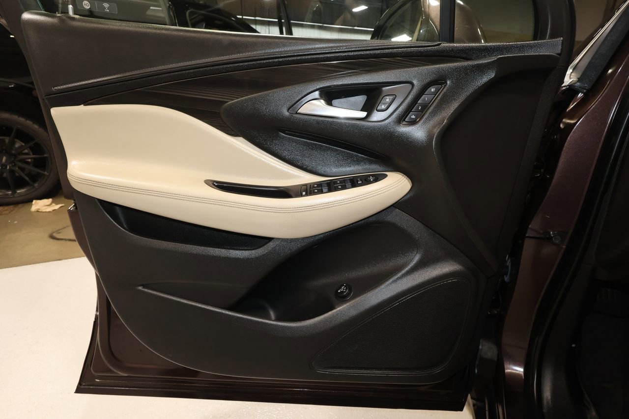 Used 2020 Buick Envision Essence image 22