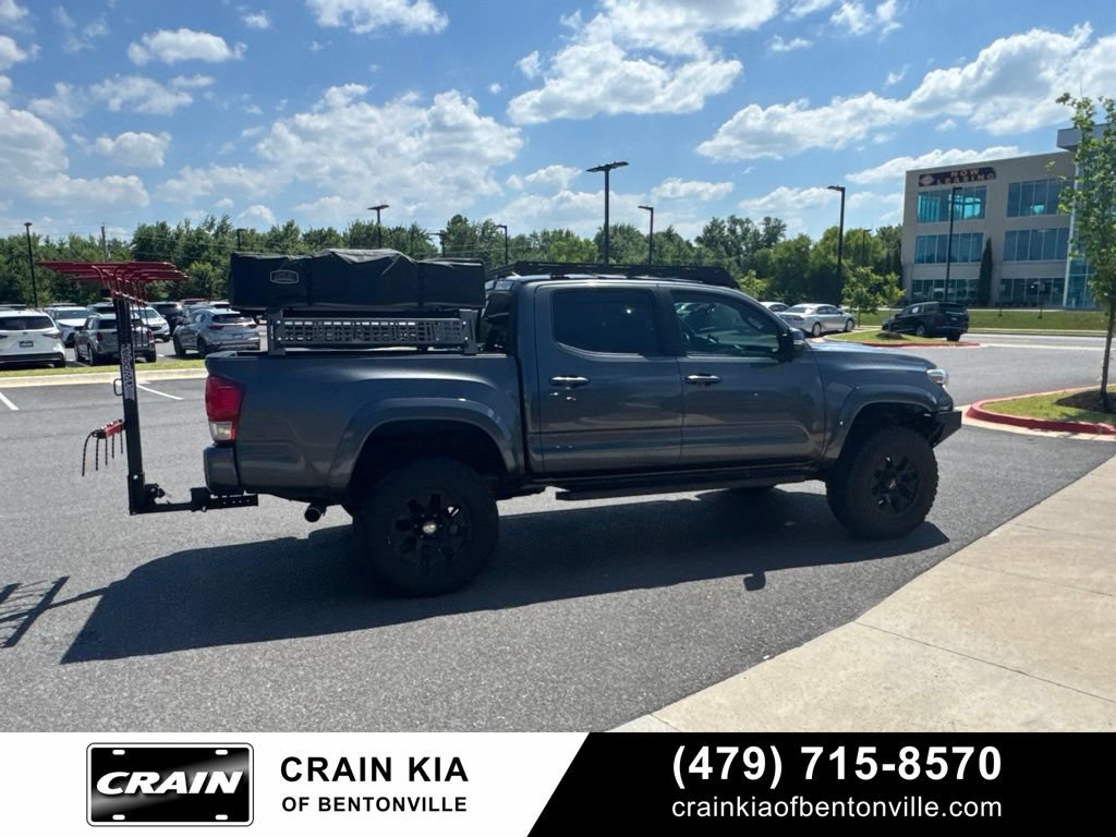 Used 2017 Toyota Tacoma TRD Sport w/ Tow Package (A/T) AWD/4WD image 12