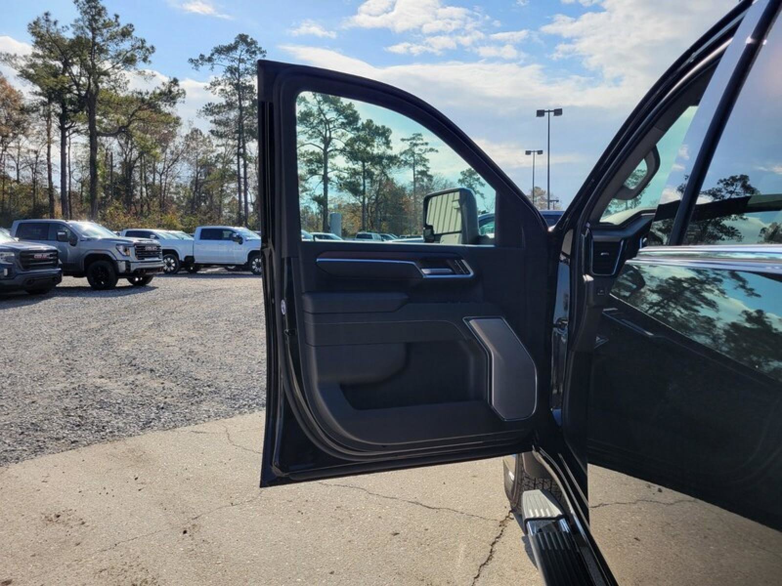 New 2026 GMC Sierra 3500 Denali w/ Denali Reserve Package image 13