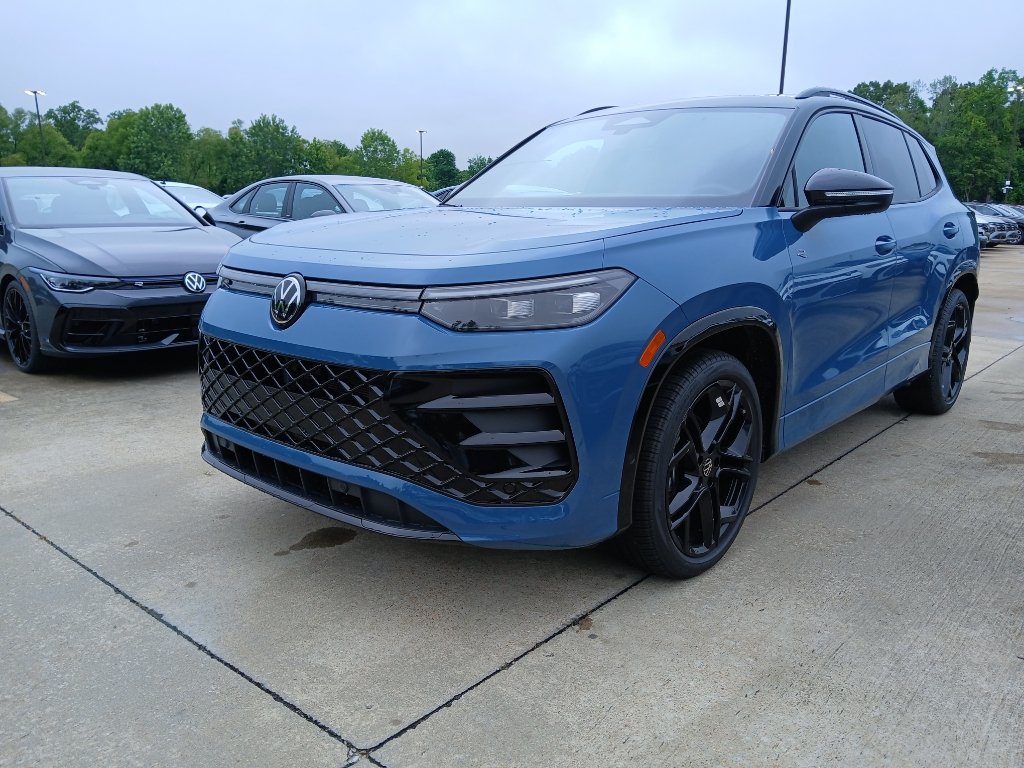 New 2026 Volkswagen Tiguan SE R-Line FWD image 1