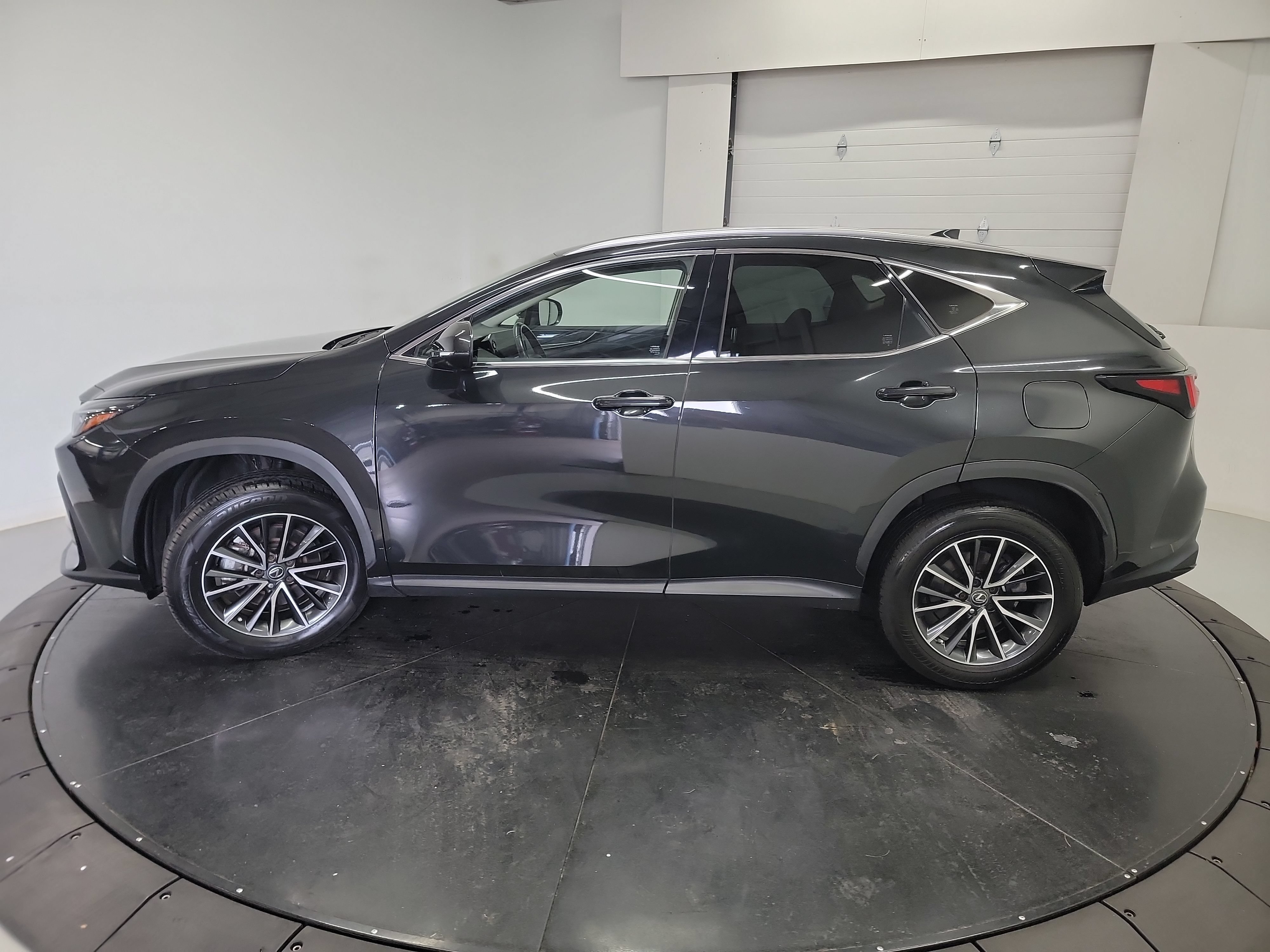 Used 2023 Lexus NX 350 AWD image 4