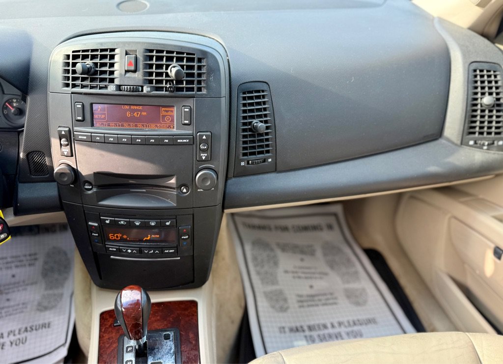 Used 2004 Cadillac SRX w/ Preferred Equipment Group RWD image 10