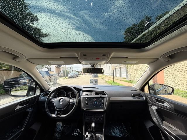 Used 2020 Volkswagen Tiguan SE AWD/4WD image 25