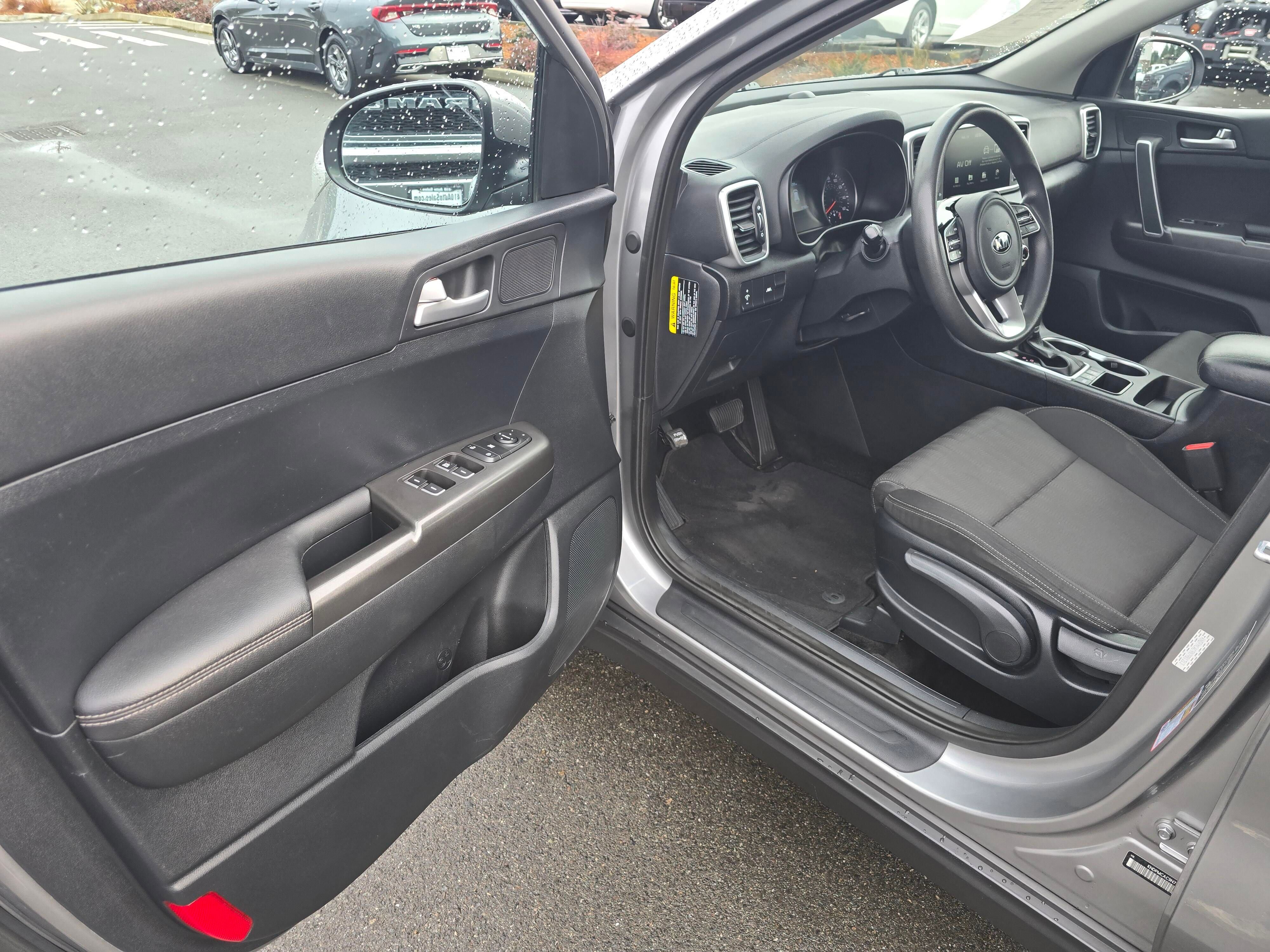 Used 2022 Kia Sportage LX image 25