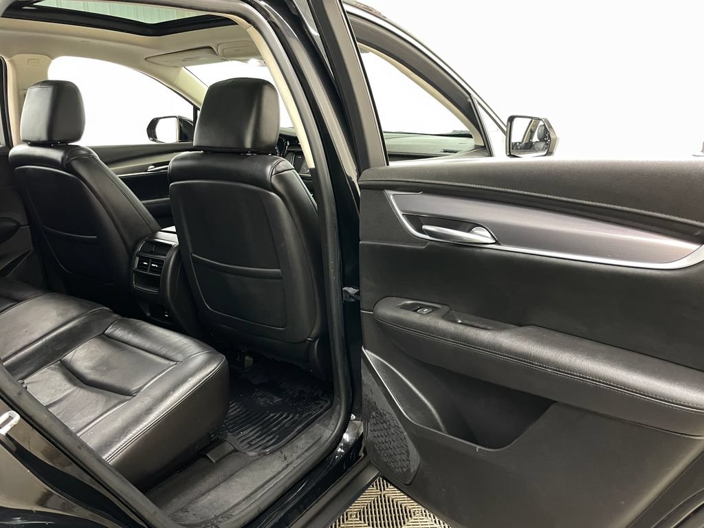 Certified 2018 Cadillac XT5 Luxury w/ Driver Awareness Package AWD/4WD image 45