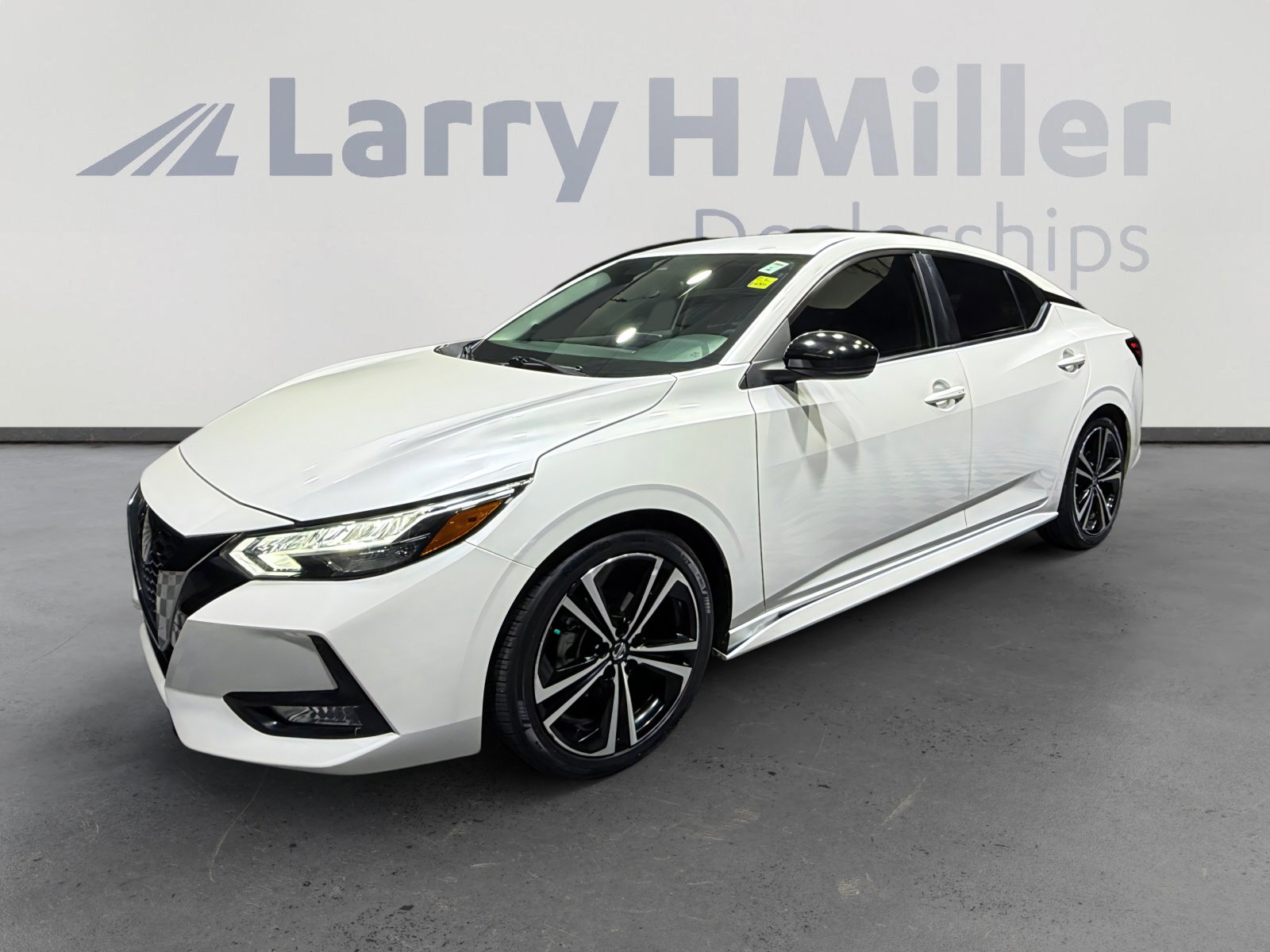 Certified 2021 Nissan Sentra SR FWD image 1