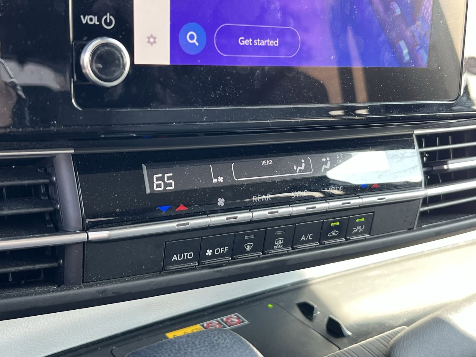 Used 2025 Toyota Sienna LE image 18