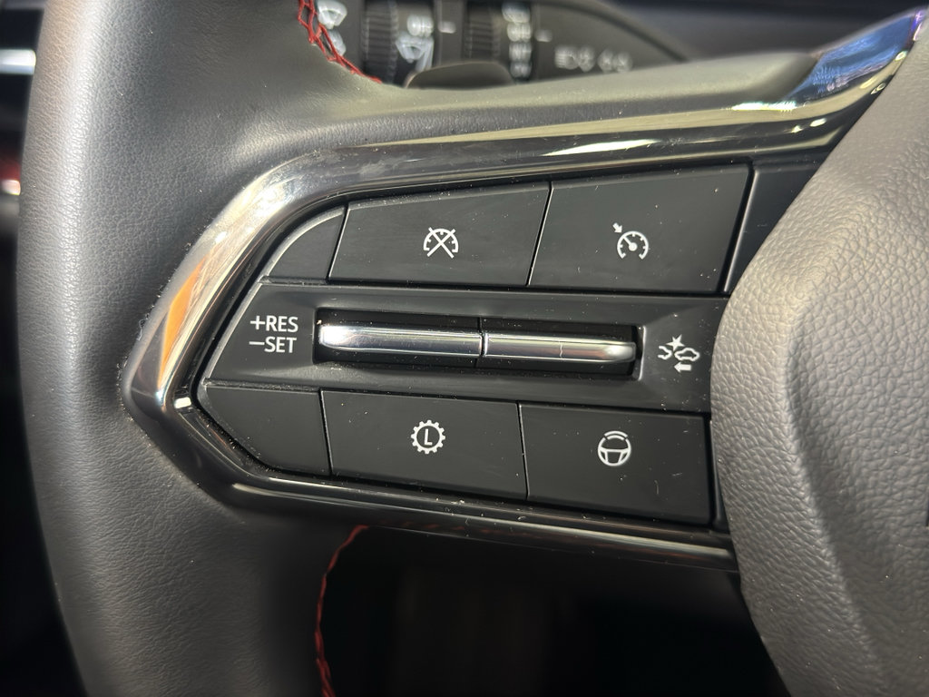Used 2025 Chevrolet Traverse RS AWD/4WD image 25