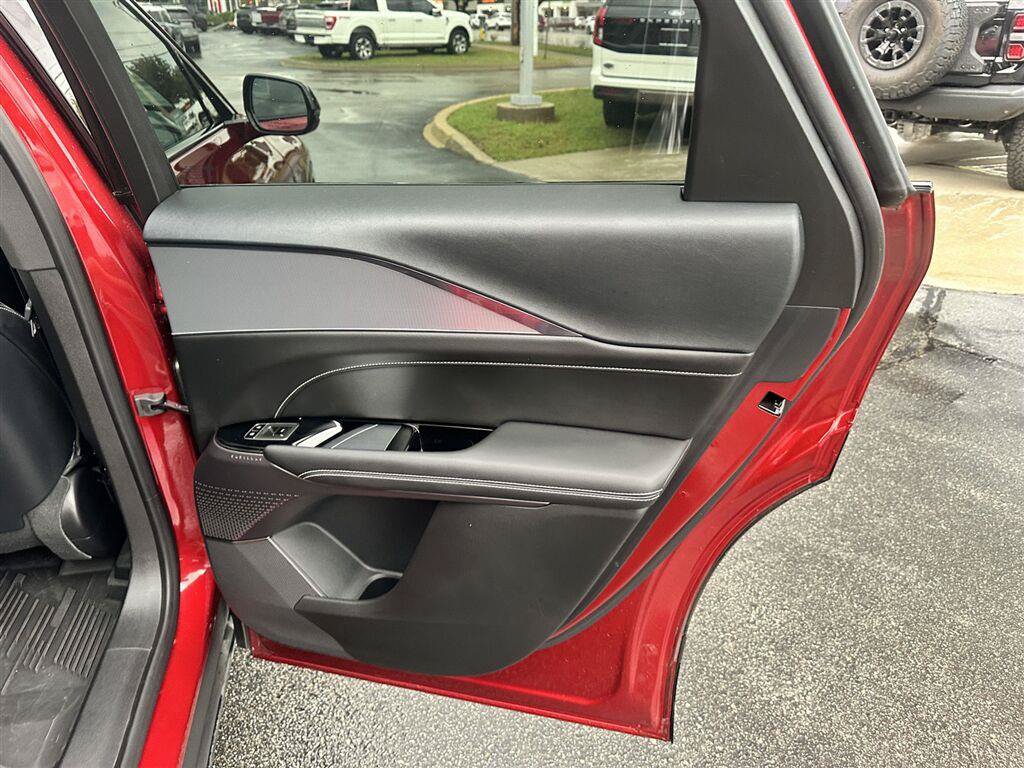 Used 2024 Cadillac Lyriq Tech w/ LPO, Floor Liner Package AWD/4WD image 15