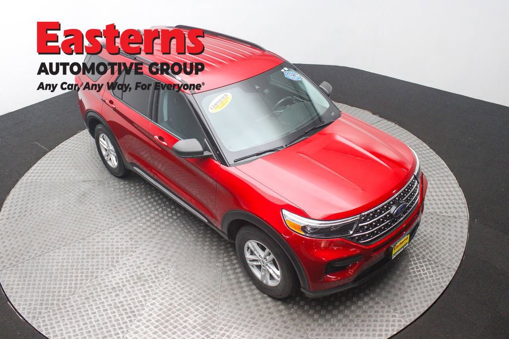 Used 2021 Ford Explorer XLT image 3