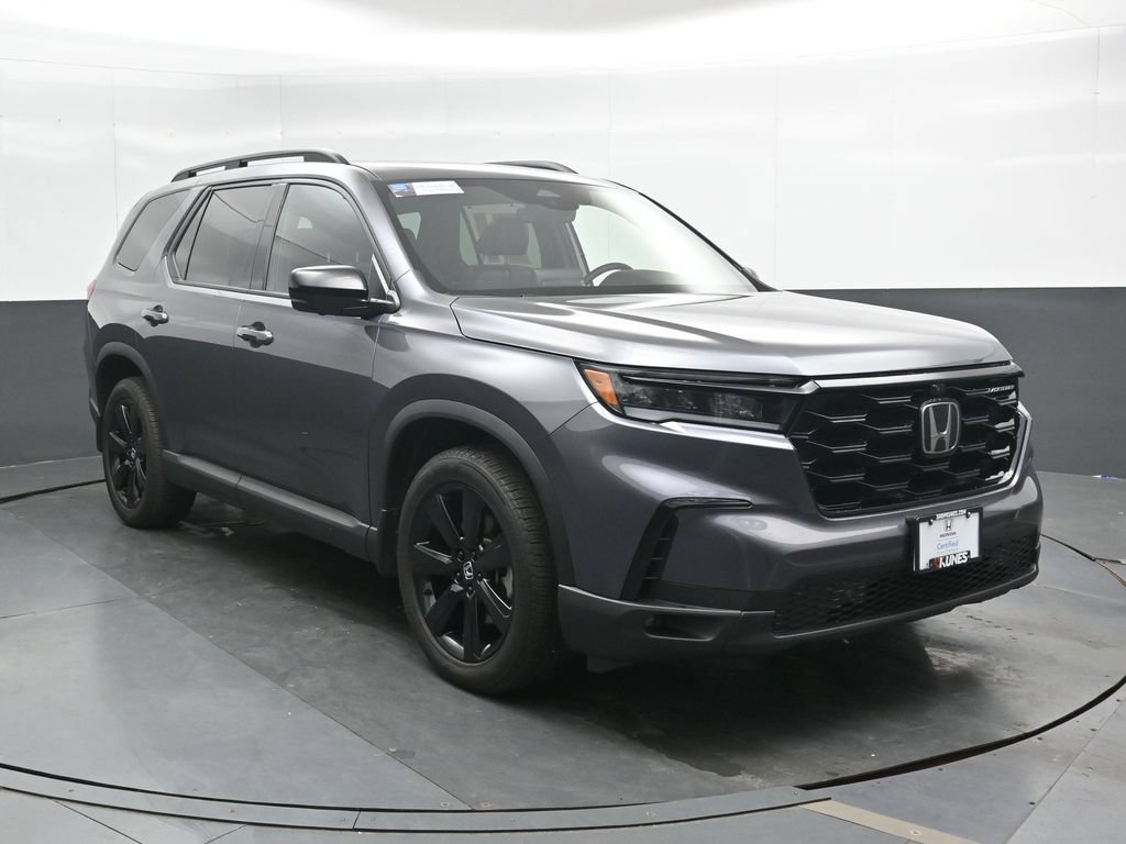 Used 2025 Honda Pilot Black Edition image 4