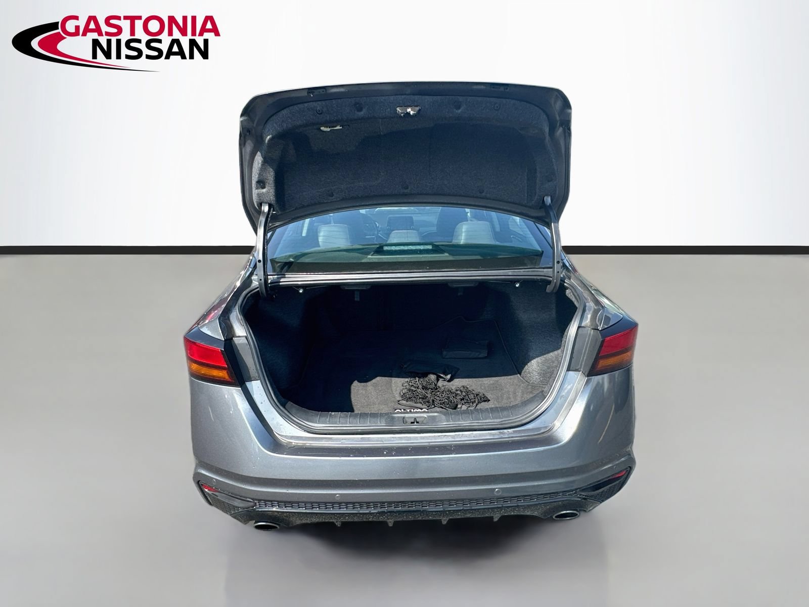 Used 2024 Nissan Altima 2.5 SR FWD image 33