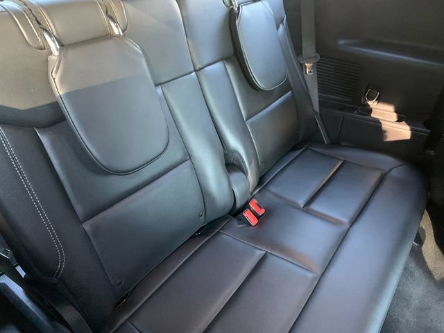 Used 2020 Ford Explorer XLT w/ Equipment Group 202A AWD/4WD image 16
