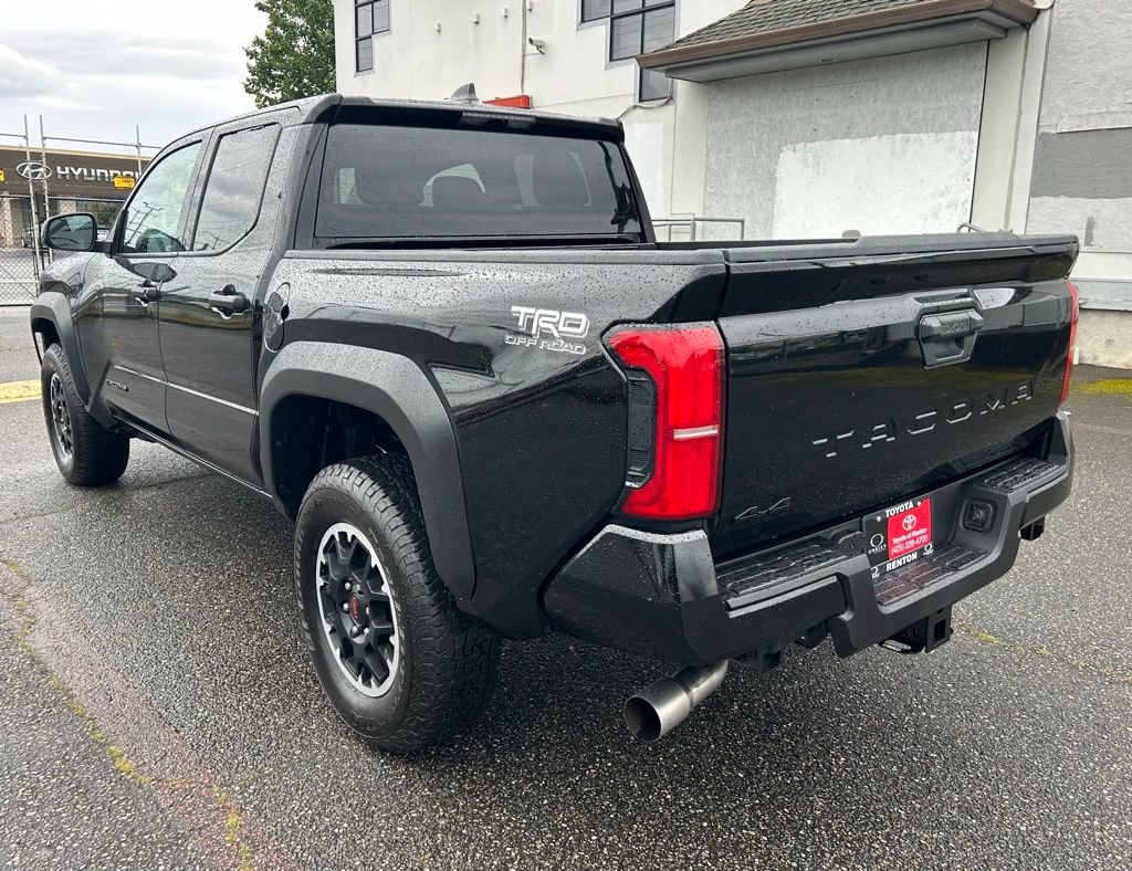 Certified 2025 Toyota Tacoma TRD Off-Road AWD/4WD image 6