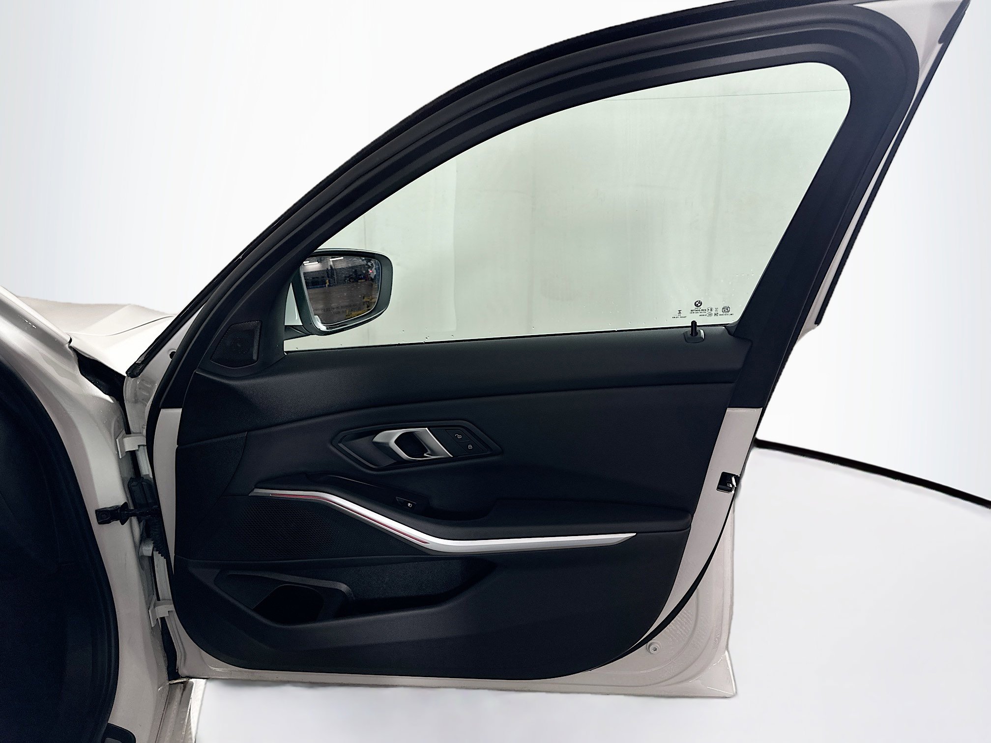 Used 2025 BMW 330i Sedan image 33