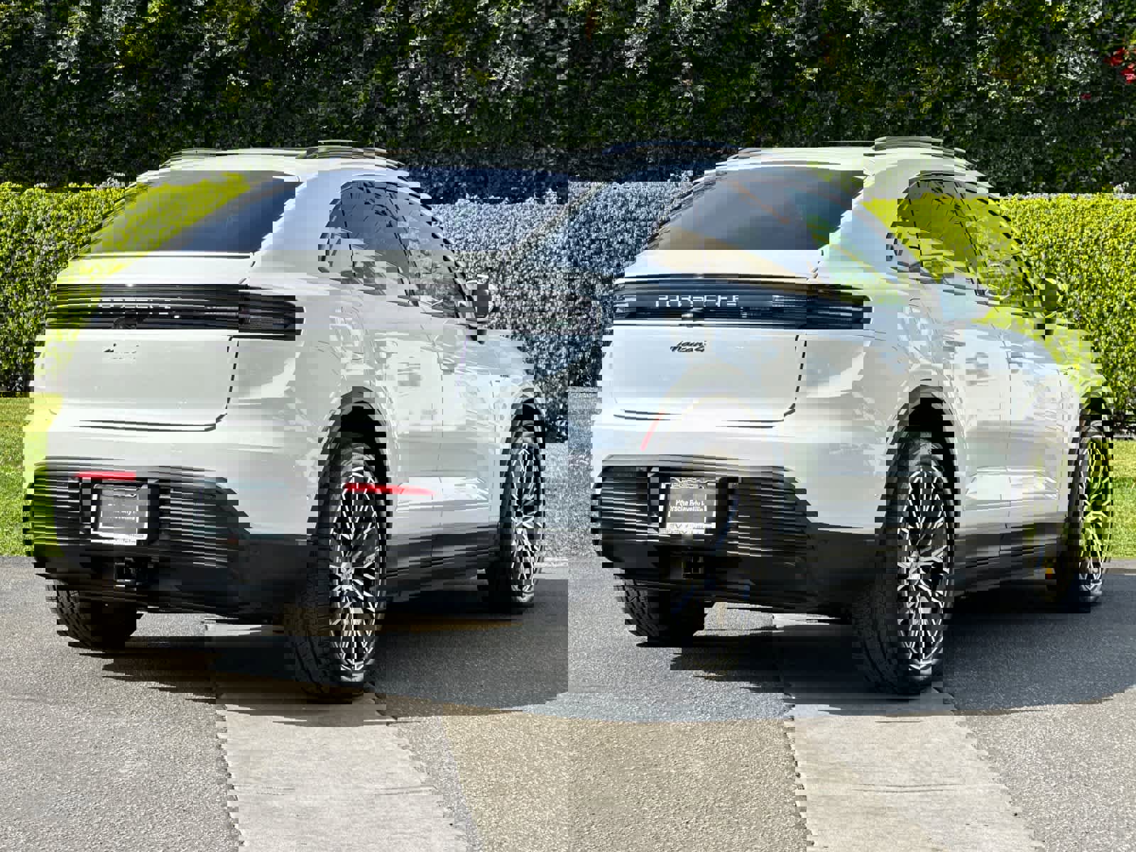 New 2025 Porsche Macan 4 Electric image 8