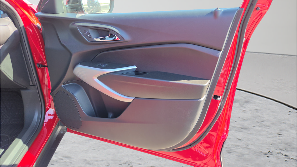 New 2026 Chevrolet Trax RS FWD image 25