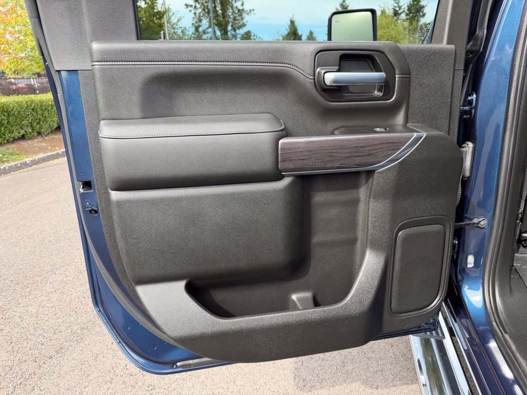 Used 2022 Chevrolet Silverado 2500 LTZ AWD/4WD image 30
