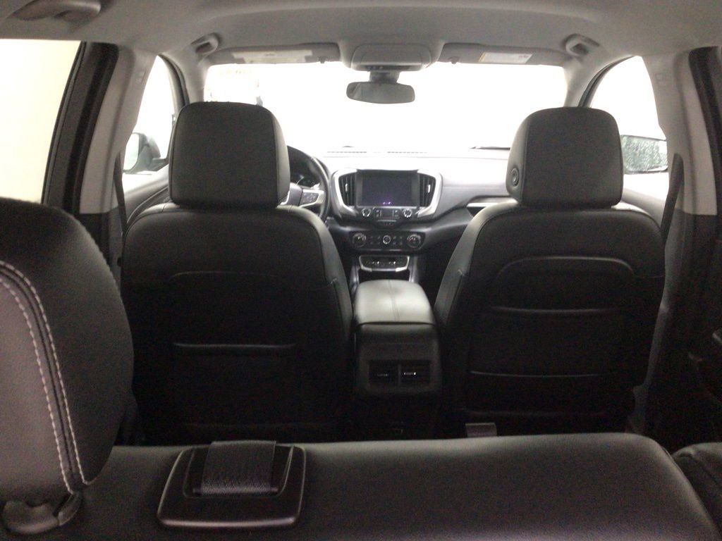 Used 2024 GMC Terrain SLT image 31