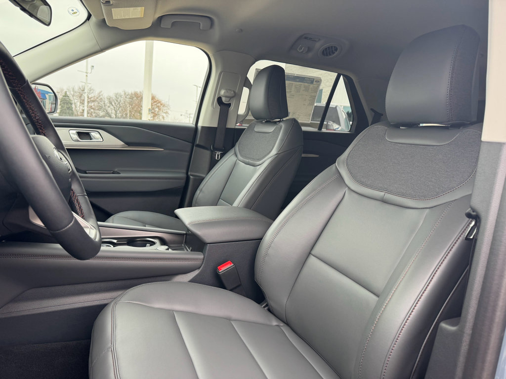 New 2026 Ford Explorer Active w/ Active Comfort Package image 30