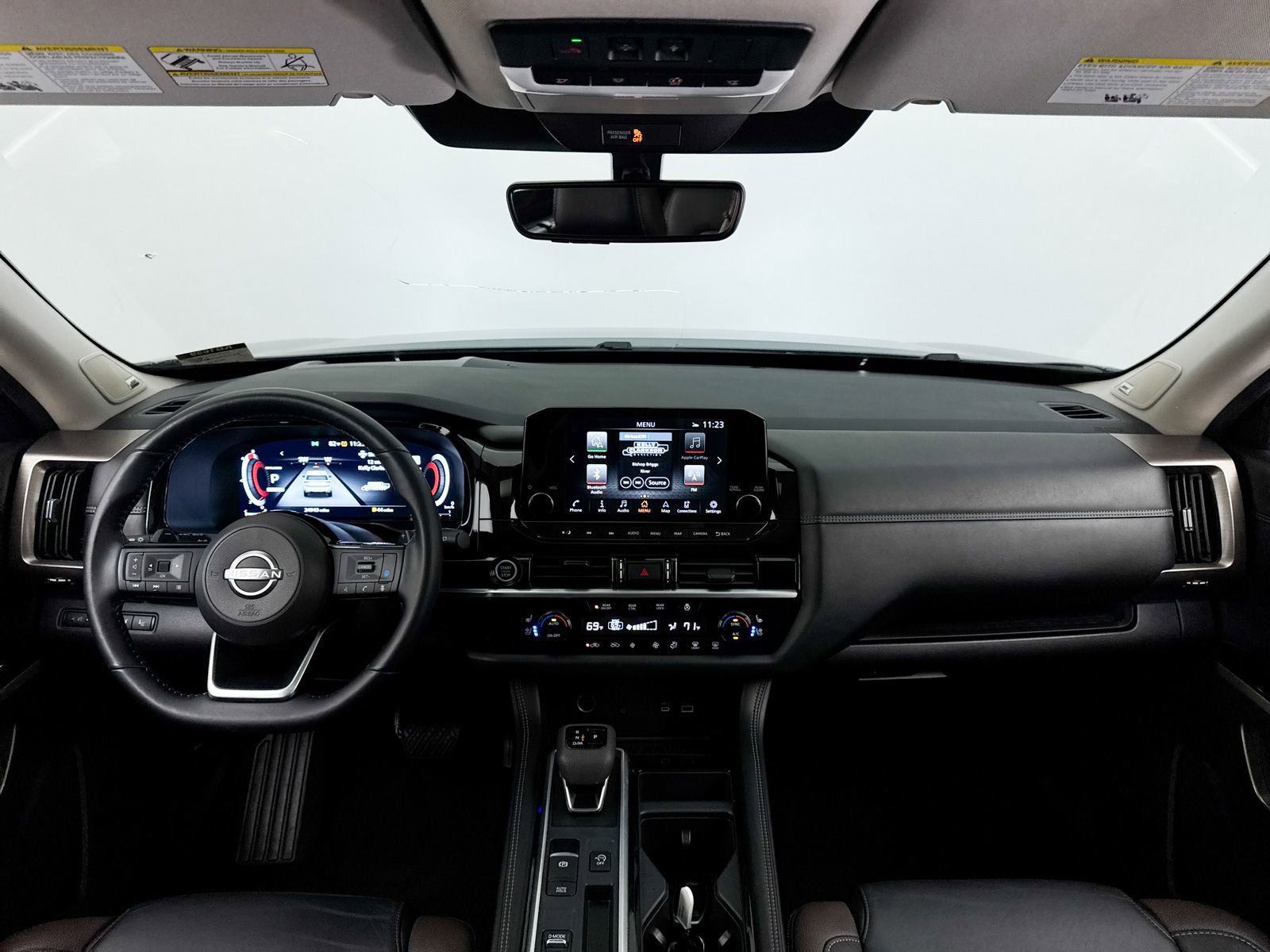 Used 2024 Nissan Pathfinder Platinum image 22
