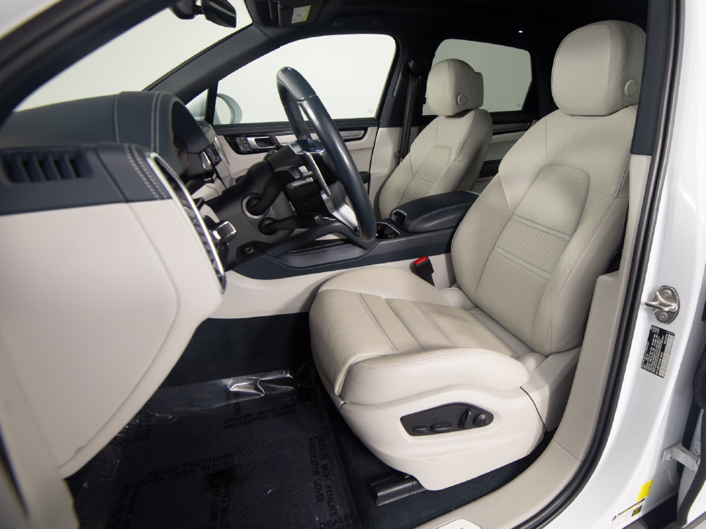 Certified 2023 Porsche Cayenne S Platinum AWD/4WD image 34