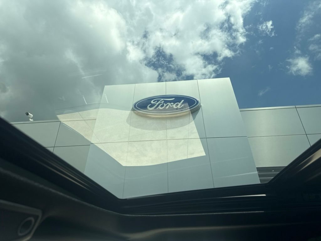 Used 2020 Ford F150 Lariat w/ Equipment Group 502A Luxury AWD/4WD image 30