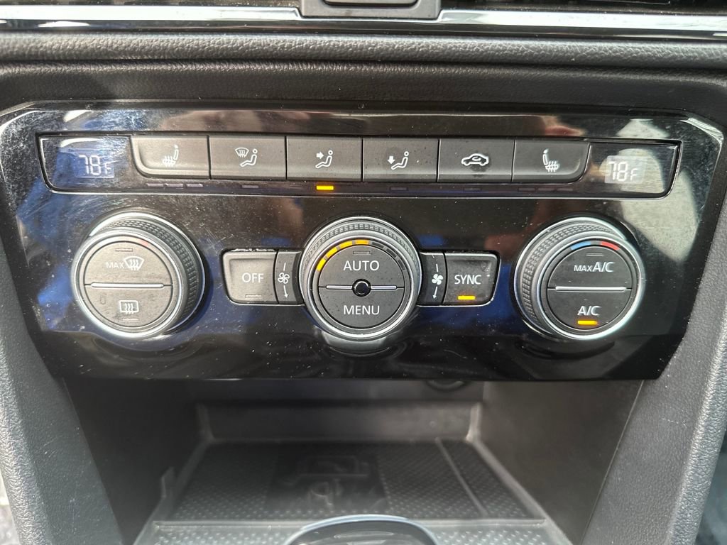 Used 2024 Volkswagen Taos SE FWD image 9